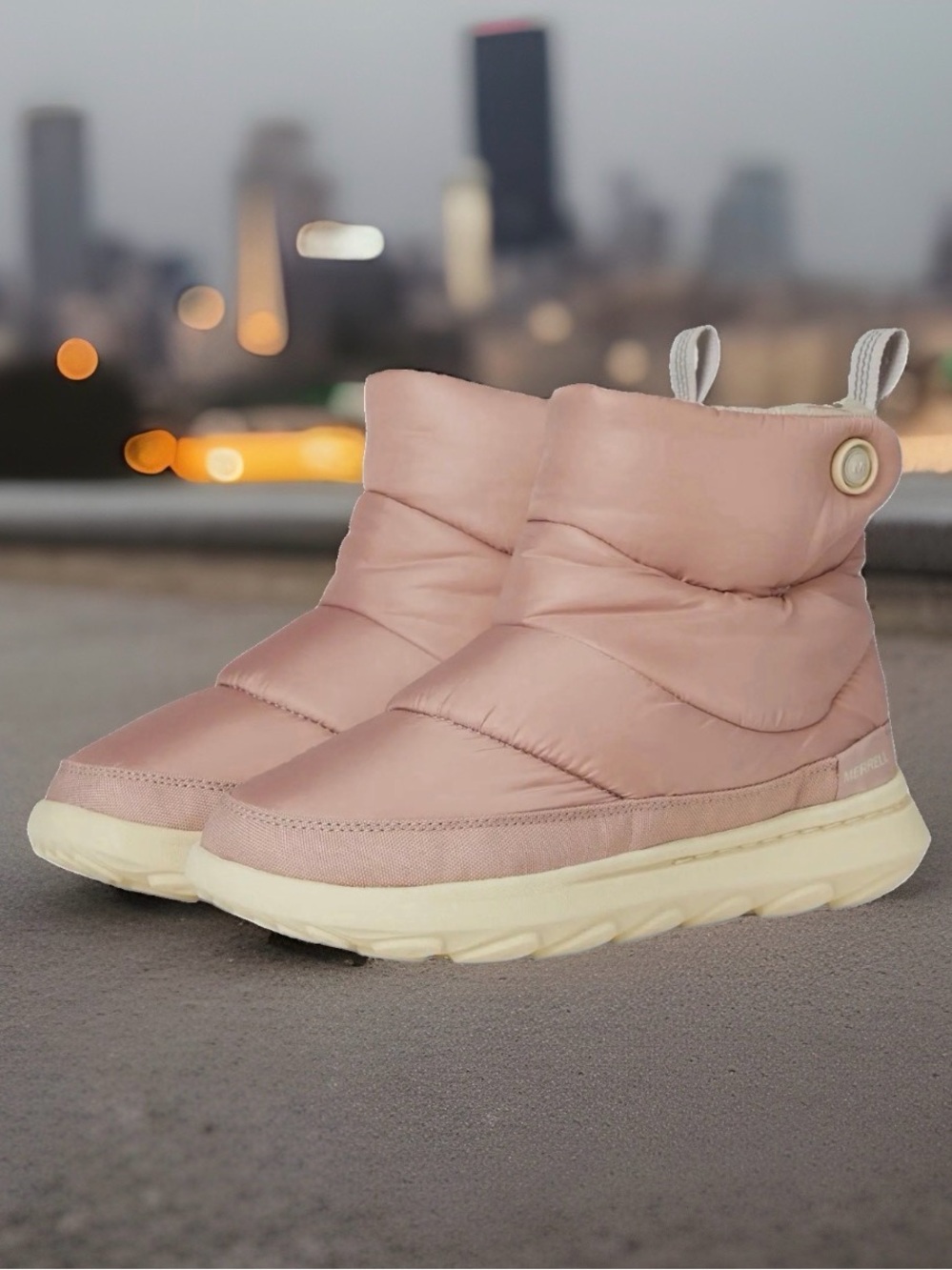 Merrell Women's Size 7 Hut Moc 2 Quilted mid-top puff boots. Adobe Rose. NWT